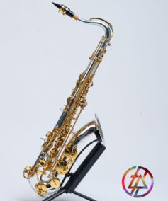 triump Tenor Sax