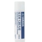 Yamaha Slide Grease (Stick) ขี้ผึ้งทาท่อสไลด์แบบแท่งหมุน ขนาด 5 กรัม ยามาฮ่า ทาขี้ผึ้งทาท่อสไลด์ลงบนท่อเทียบเสียงหรือส่วนที่สไลด์ไปมาเพื่อการเคลื่อนที่ที่ราบรื่น นอกจากนี้ ขี้ผึ้งยังช่วยป้องกันอากาศเข้าได้ดีขึ้น ในขณะเดียวกันก็ช่วยป้องกันการสึกหรอและการกัดกร่อนด้วย