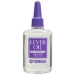 Yamaha Rotor Lever Oil น้ำมันหล่อลื่นคีย์กดโรตารีวาล์ว เฟรนช์ฮอร์น ยามาฮ่า น้ำมันหล่อลื่นคีย์กดโรตารีวาล์วของยามาฮ่าเป็นน้ำมันสังเคราะห์ที่ใช้กับจุดสัมผัสของแขนและปุ่มกดวาล์วแบบโรตารีโดยเฉพาะ ปลายหัวหยดแบบขยายช่วยให้เข้าถึงพื้นที่แคบได้ง่าย มีสารป้องกันการกัดกร่อนแบบพิเศษซึ่งจะช่วยปกป้องโลหะจากปัญหาระยะยาว ขวด 20มล.